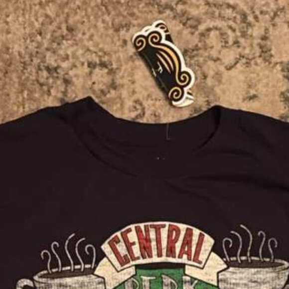 90s Y2K Style Friends Central Perk Graphic Tee T-Shirt Crop Top - Picture 4 of 4